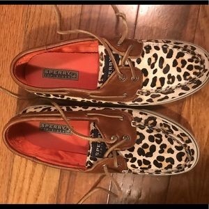 Leopard Sperrys